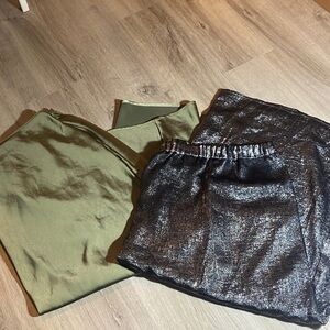 Old Navy Black and Silver Skirt